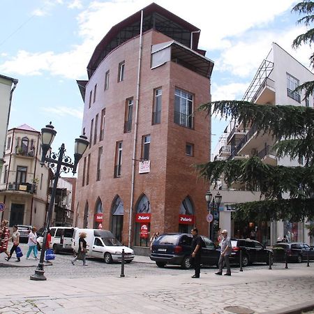Black-White Rooms Batumi Exterior photo
