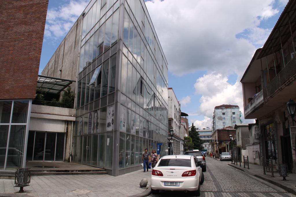 Black-White Rooms Batumi Exterior photo