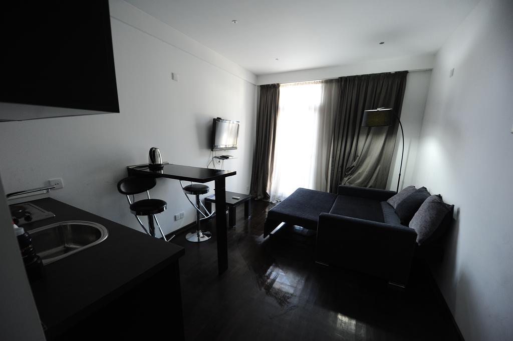 Black-White Rooms Batumi Exterior photo